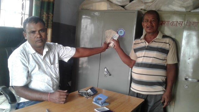 अागलागी पिडितलार्इ नगद वितरण